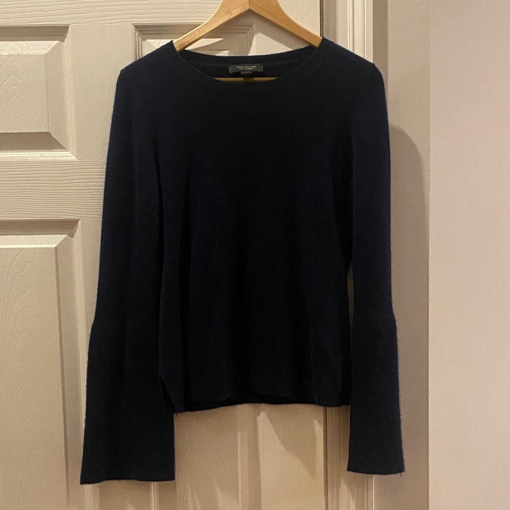 Ann Taylor Navy Cashmere sweater 100% Cashmere
